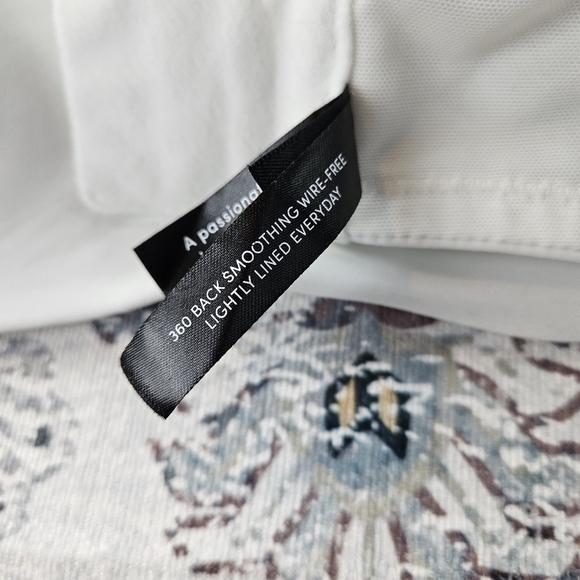 TORRID CURVE Women's 360 Back Smoothing Lightly Lined Everyday Wire-Free 38DD - Picture 8 of 11